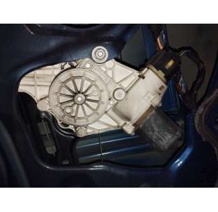 ELEVALUNAS DELANTERO...