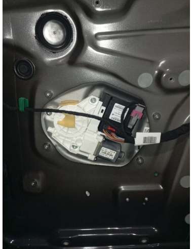 MOTOR ELEVALUNAS DELANTERO DERECHO -...