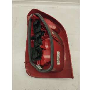 PILOTO TRASERO DERECHO... 2