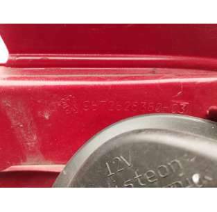 PILOTO TRASERO DERECHO... 2