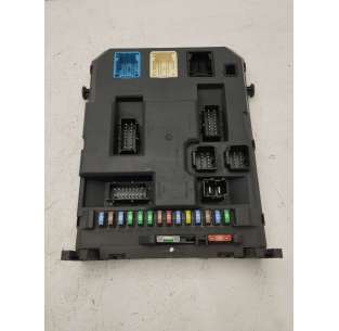 CAJA RELES / FUSIBLES...