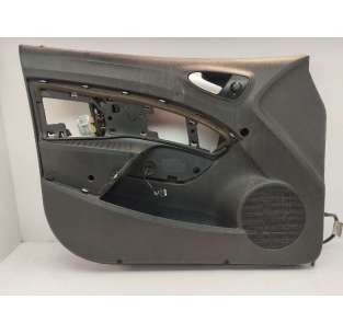 GUARNECIDO PUERTA DELANTERA...