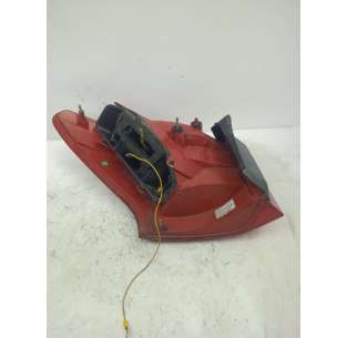 PILOTO TRASERO DERECHO... 2