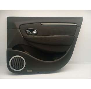 GUARNECIDO PUERTA DELANTERA...