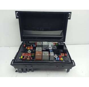 CAJA RELES / FUSIBLES OPEL...