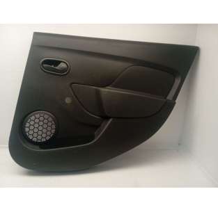 GUARNECIDO PUERTA TRASERA...