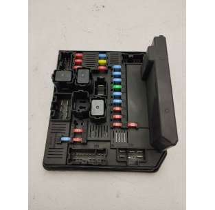 CAJA RELES / FUSIBLES...