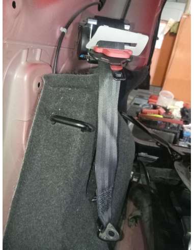 CINTURON SEGURIDAD TRASERO DERECHO...