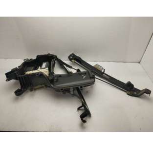 ELEVALUNAS DELANTERO...