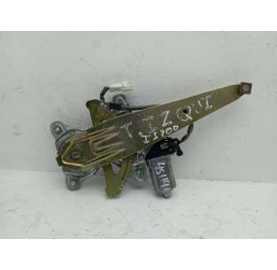 ELEVALUNAS TRASERO...