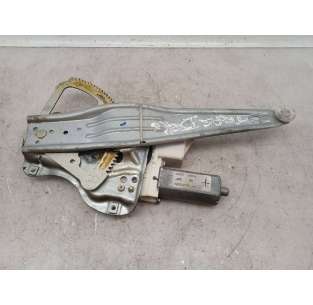 ELEVALUNAS TRASERO DERECHO...