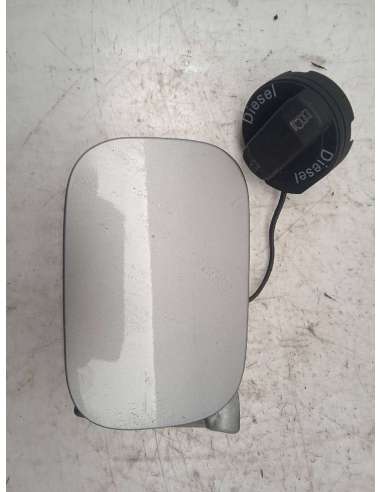 TAPA EXTERIOR COMBUSTIBLE AUDI A4...