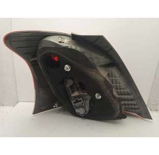 PILOTO TRASERO DERECHO... 2