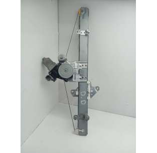 ELEVALUNAS DELANTERO...