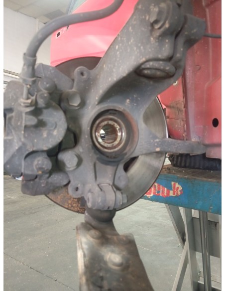 Recambio de mangueta delantera derecha para ford focus lim. (cb8) trend referencia OEM IAM AV613K170  