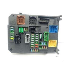 CAJA RELES / FUSIBLES...