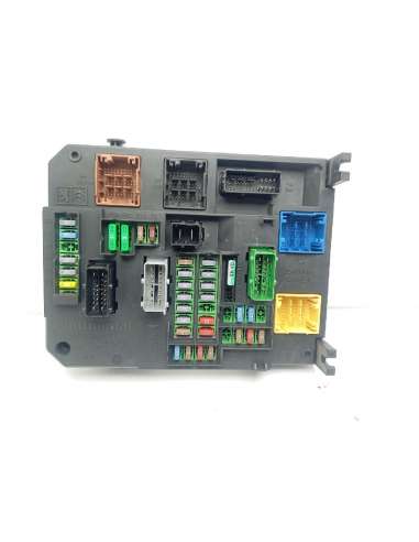 CAJA RELES / FUSIBLES CITROEN DS4...