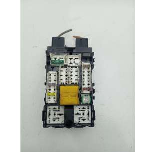 CAJA RELES / FUSIBLES...