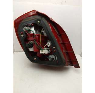 PILOTO TRASERO DERECHO... 2