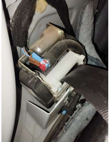 CINTURON SEGURIDAD TRASERO CENTRAL -...