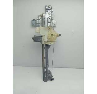 ELEVALUNAS TRASERO DERECHO...