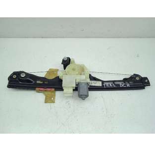 ELEVALUNAS TRASERO DERECHO...