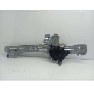 ELEVALUNAS TRASERO DERECHO...