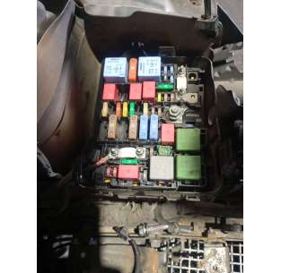 CAJA RELES / FUSIBLES...