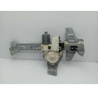 ELEVALUNAS TRASERO DERECHO...