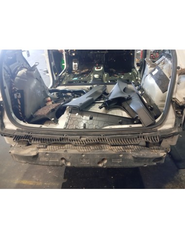 Recambio de plastico para volkswagen golf vii lim. gte referencia OEM IAM 5G6807863A GUIA CENTRAL 