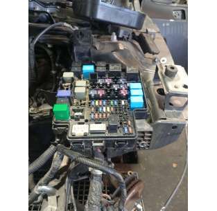 CAJA RELES / FUSIBLES MAZDA...