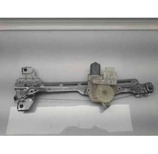 ELEVALUNAS TRASERO DERECHO...