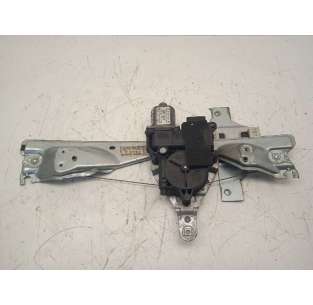 ELEVALUNAS TRASERO DERECHO...