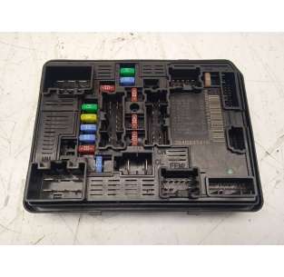 CAJA RELES / FUSIBLES...