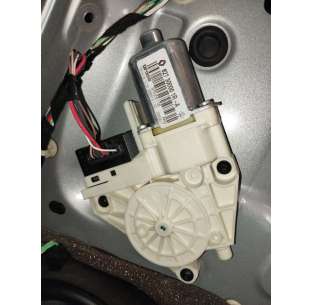 ELEVALUNAS TRASERO DERECHO...