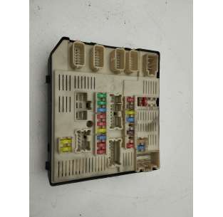 CAJA RELES / FUSIBLES...