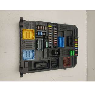 CAJA RELES / FUSIBLES...