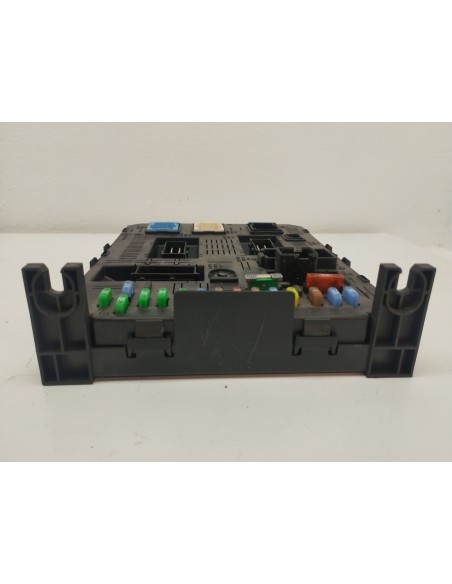 Recambio de caja reles / fusibles para citroën c5 berlina exclusive referencia OEM IAM 281133997 A1  