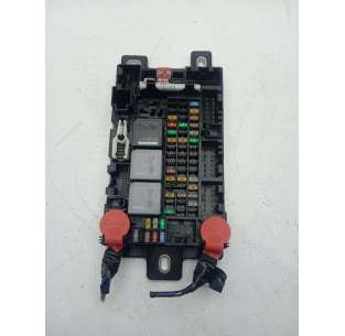 CAJA RELES / FUSIBLES...