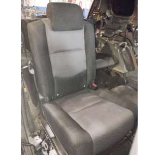 ASIENTOS TRASERO DERECHO...