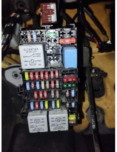 CAJA RELES / FUSIBLES RENAULT CLIO IV...