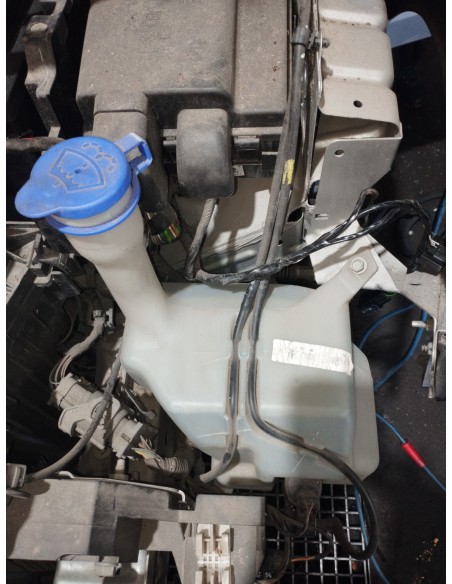 Recambio de deposito limpia para ford ka+ ultimate referencia OEM IAM 2233209  
