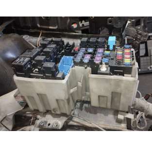 CAJA RELES / FUSIBLES MAZDA... 2