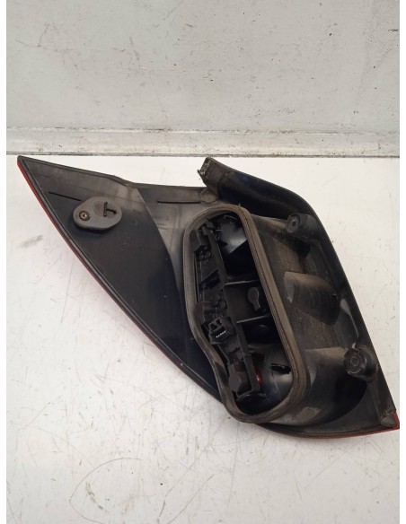 Recambio de piloto trasero derecho para renault laguna ii grandtour (kg0) 1.9 dci diesel referencia OEM IAM 8200002472  