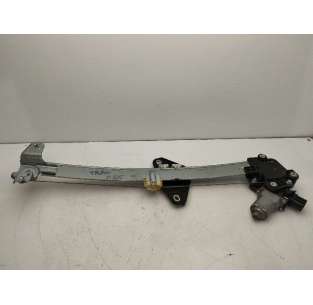 ELEVALUNAS TRASERO DERECHO...