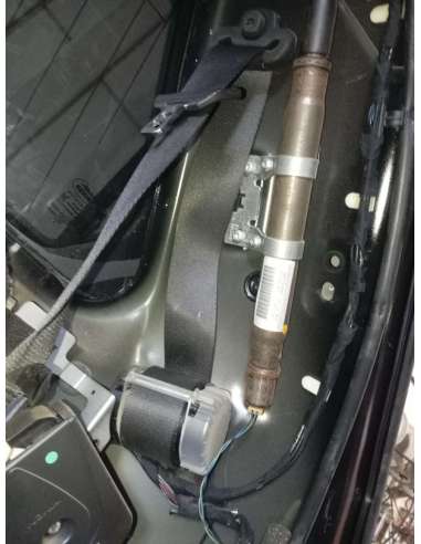 CINTURON SEGURIDAD TRASERO DERECHO -...