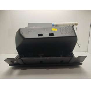 GUANTERA VOLVO V40 Kinetic... 2