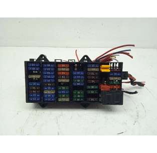 CAJA RELES / FUSIBLES...