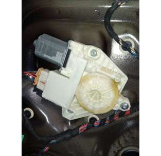 ELEVALUNAS DELANTERO...