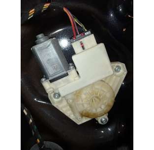 ELEVALUNAS TRASERO...